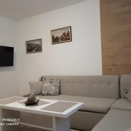Apartmani Knezevic Ivisovo Greblje Exterior foto