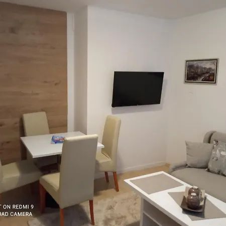 Apartmani Knezevic Ivisovo Greblje Exterior foto